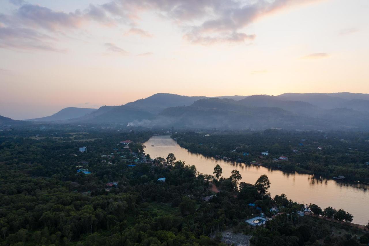 Green Mango Bungalows Kampot Exterior photo
